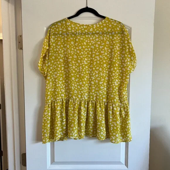 Yellow blouse top, short sleeved - Picture 2 of 4